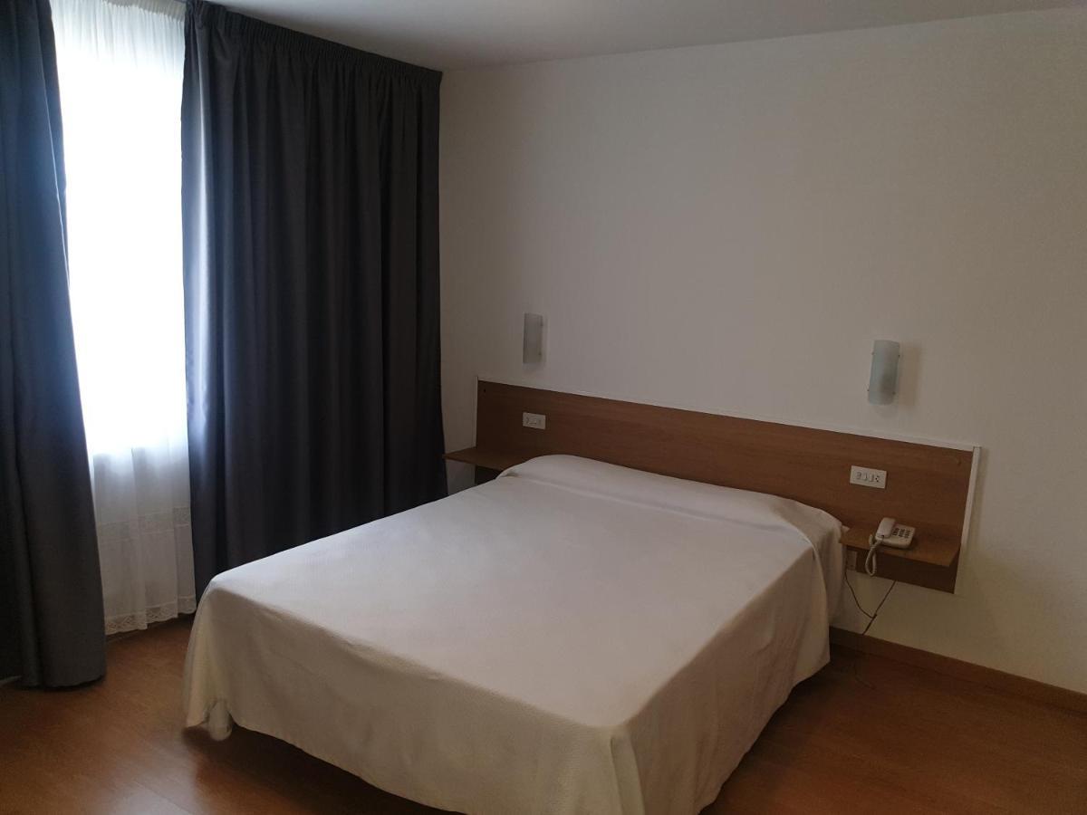 Hotel Millan Negreira Eksteriør bilde