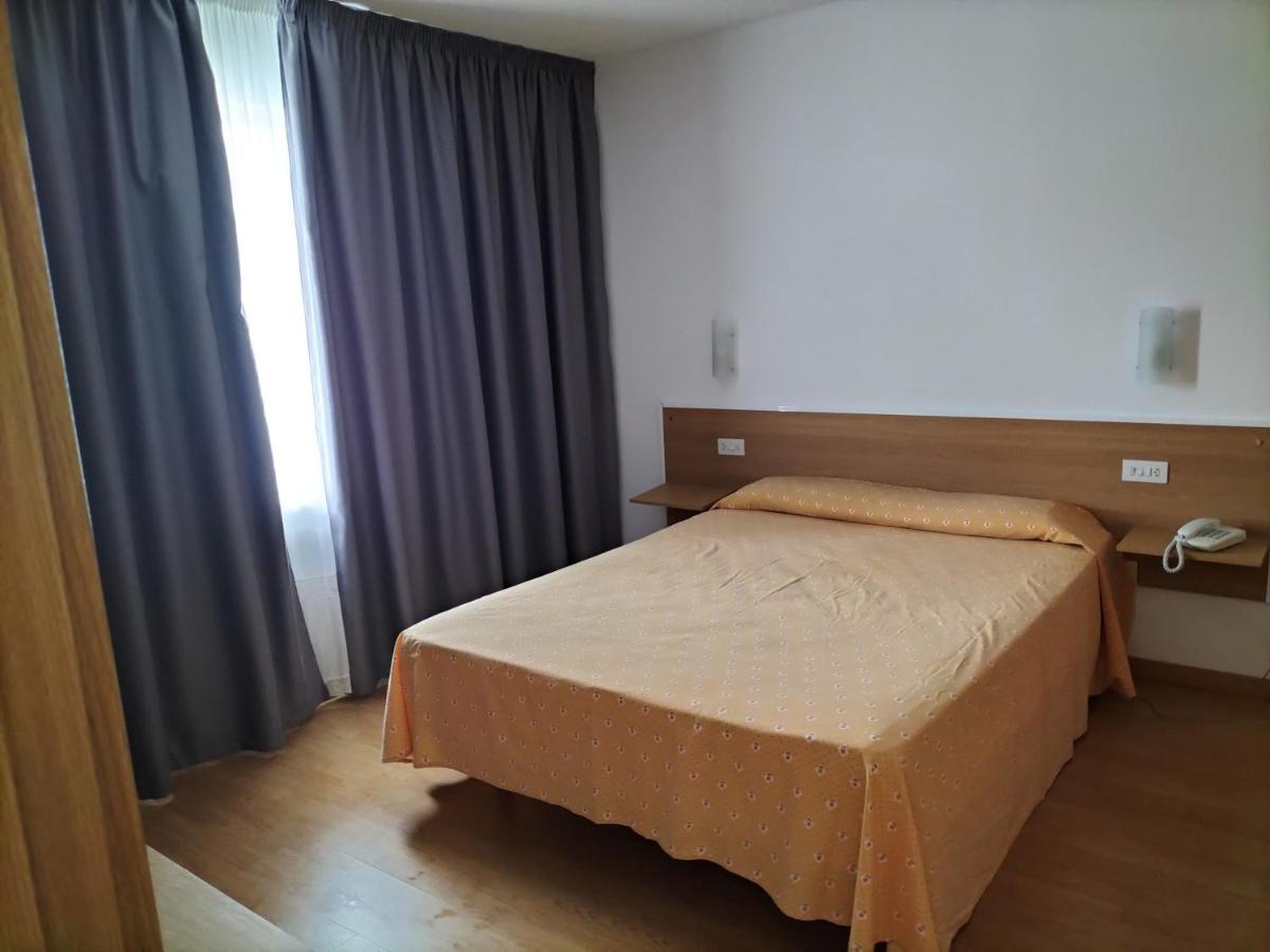 Hotel Millan Negreira Eksteriør bilde